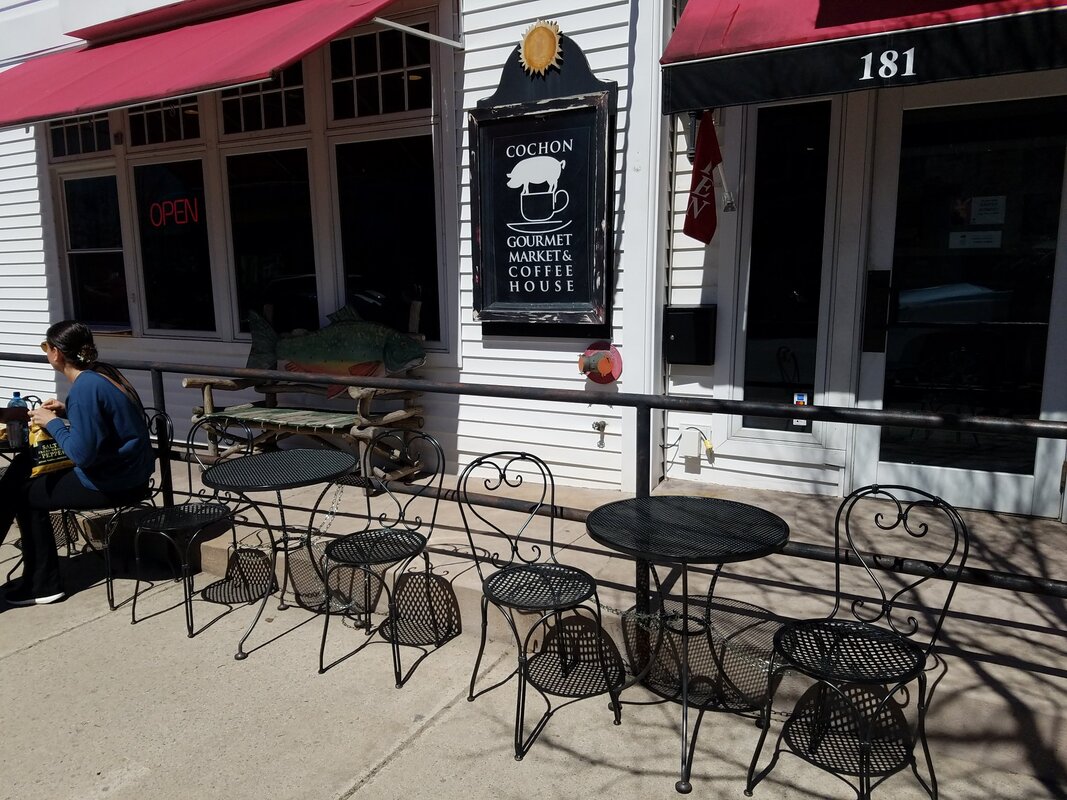 Picture - Street View of Cochon - Gourmet Market & Coffee House - Harbor Springs Michigan